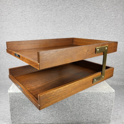 Mid-Century Holz Brief Ablage Schreibtisch Ablage - 2 Ebenen "In & Out" mit Messing