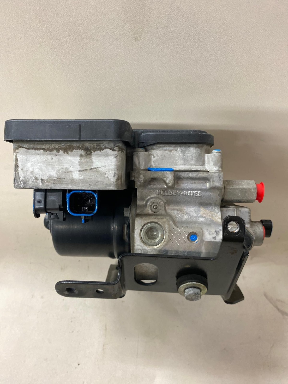 2001 Chevrolet Express 3500 Van Antilock Brake Assembly 155WB thumbnail 10