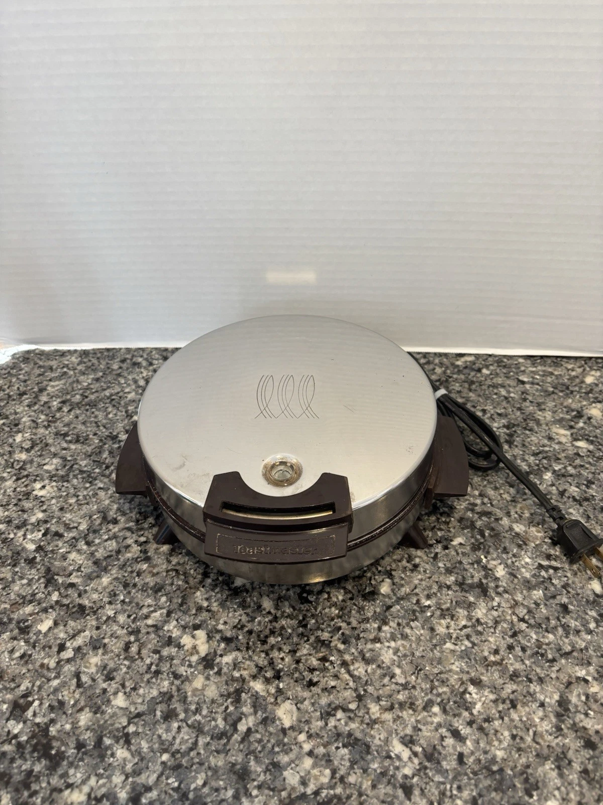 Vintage Toastmaster Chrome Waffle Baker Model 442A 650 Watts Tested Works