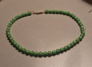 Vintage Hong Kong UV Reactive Lime Green Plastic Drum Bead Necklace Blacklight
