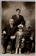 RPPC 4 Generations Family Portrait Real Photo Postcard 1900s Lace Coats Unused