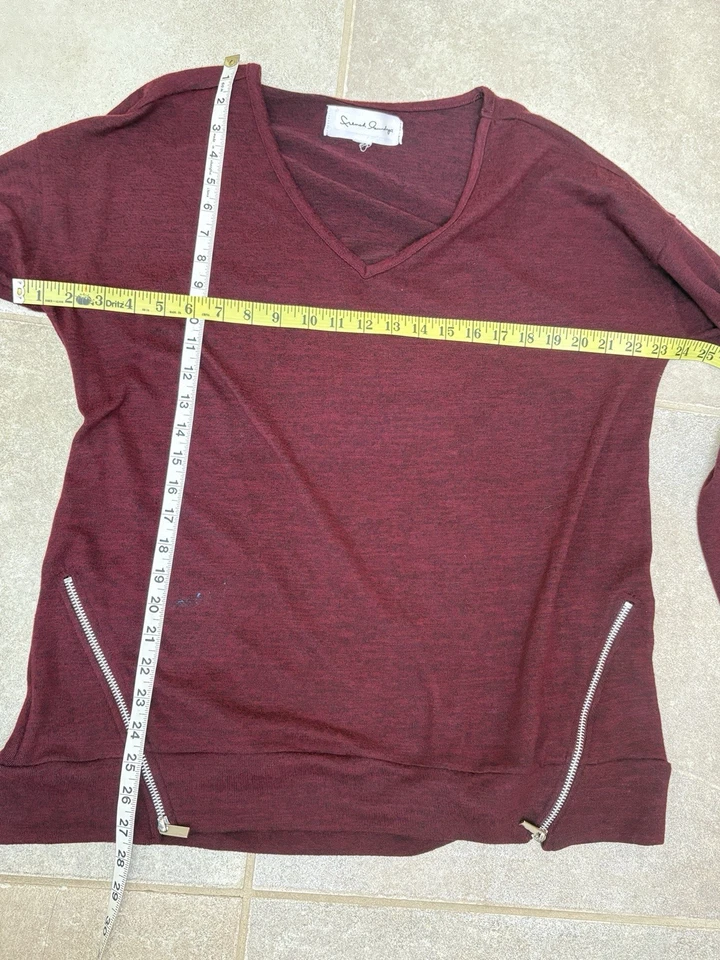 Suéter French Laundry Borgoña Cuello en V Manga Larga Mujer Talla M-L Cómodo Invierno Foto 2 de 4