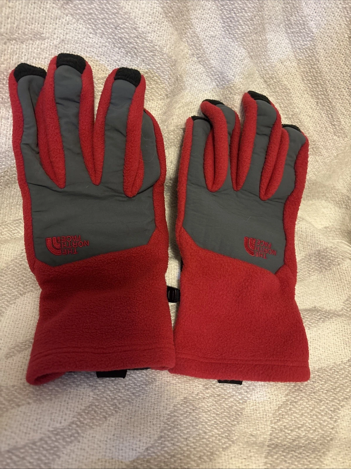 The North Face Men's XL Red And Black Gloves
Opens in a new window or tab
