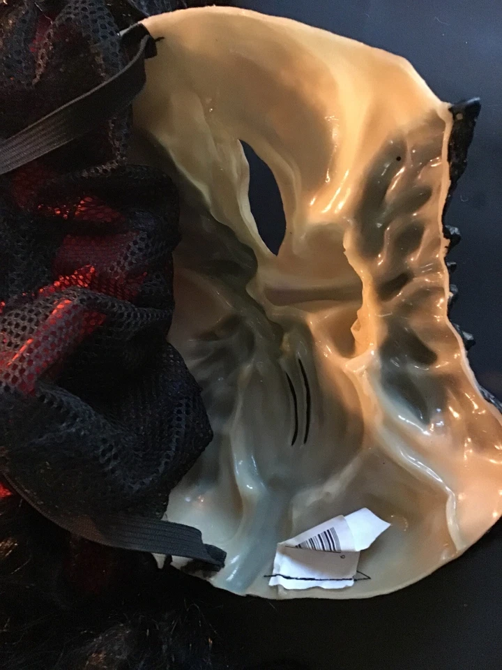 CVS SPOOKY VILLAGE ADULT PLASTIC CREEPY PIRATE HALLOWEEN MASK - - Image 3 of 4