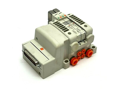 SMC VV5QC11-02N3FD2-S Plug-In Manifold D-Sub w/ VQC1400N-51 Solenoids