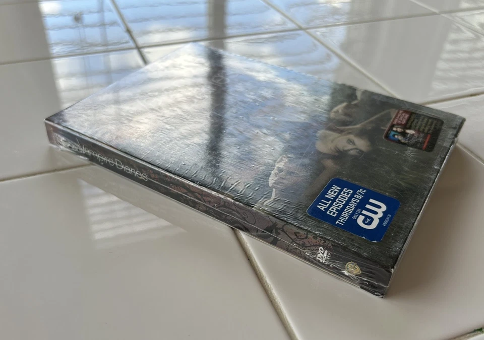 The Vampire Diaries: The Complete First Season (DVD, 2009) -NEW Factory Sealed! - Image 3 of 4