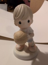 Precious Moments 2002 BASKETBALL GIRL ~ I'D JUMP THROUGH HOOPS FOR YOU 104799