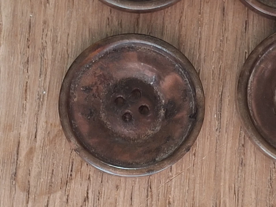 Vintage Art Deco Concave Set of Brown Marbled Bakelite 4 hole Buttons 22mm B92 - Image 2 of 4