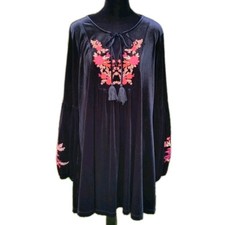 Chelsea and Violet Women's Black Velvet Dress Size XL Embroidered L/S Short