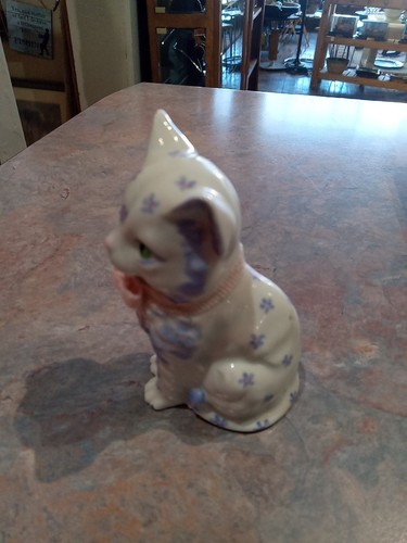 Irische Dresdner Porzellan sitzende Katze Vintage Figur mit Band & Blumenmuster - Bild 3 von 8
