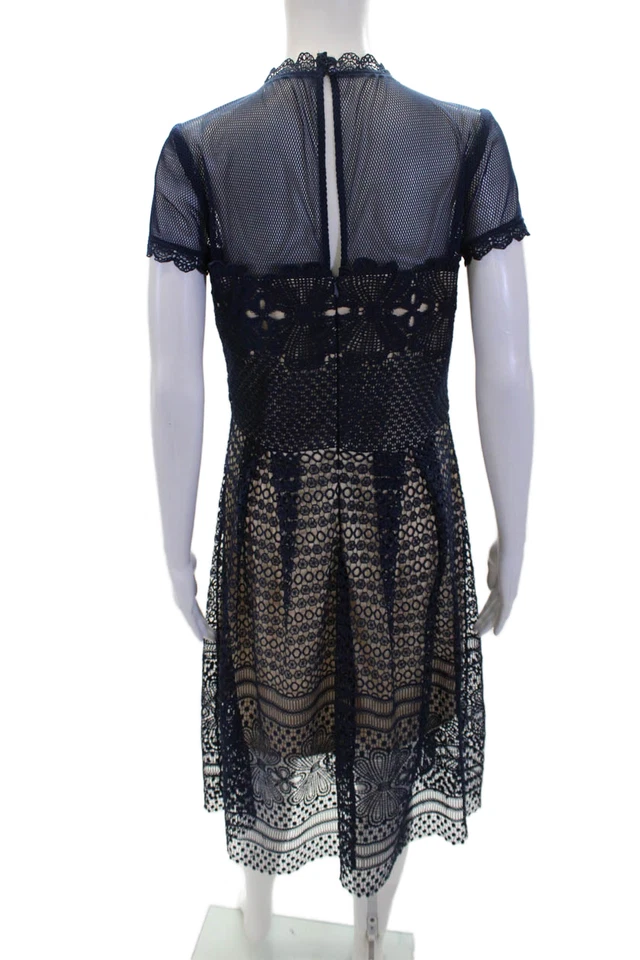 Vestido Saks Fifth Avenue Feminino Transparente Floral Sobreposição de Renda Linha A Azul Tamanho 2 - Imagem 3 de 4