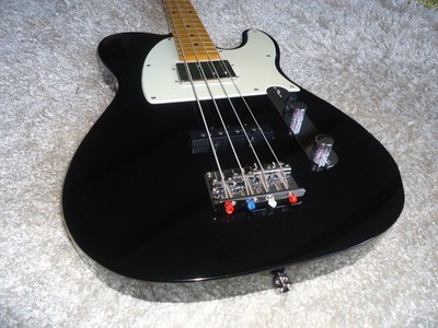 2013 Squier by Fender Vintage Modified Telecaster Bass Special 32'' Scale Black.