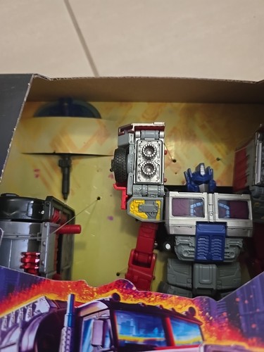 Transformers Legacy United G2 Universe Laser Optimus Prime Leader Class - Picture 6 of 6