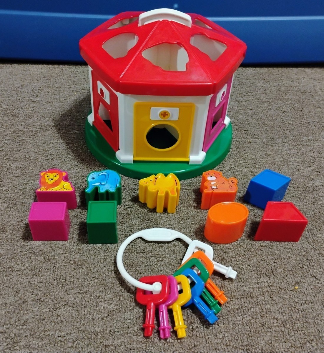 Vintage Chicco Peek-A-Babe Peekaboo Gazoobo Zoo House Shape Sorter