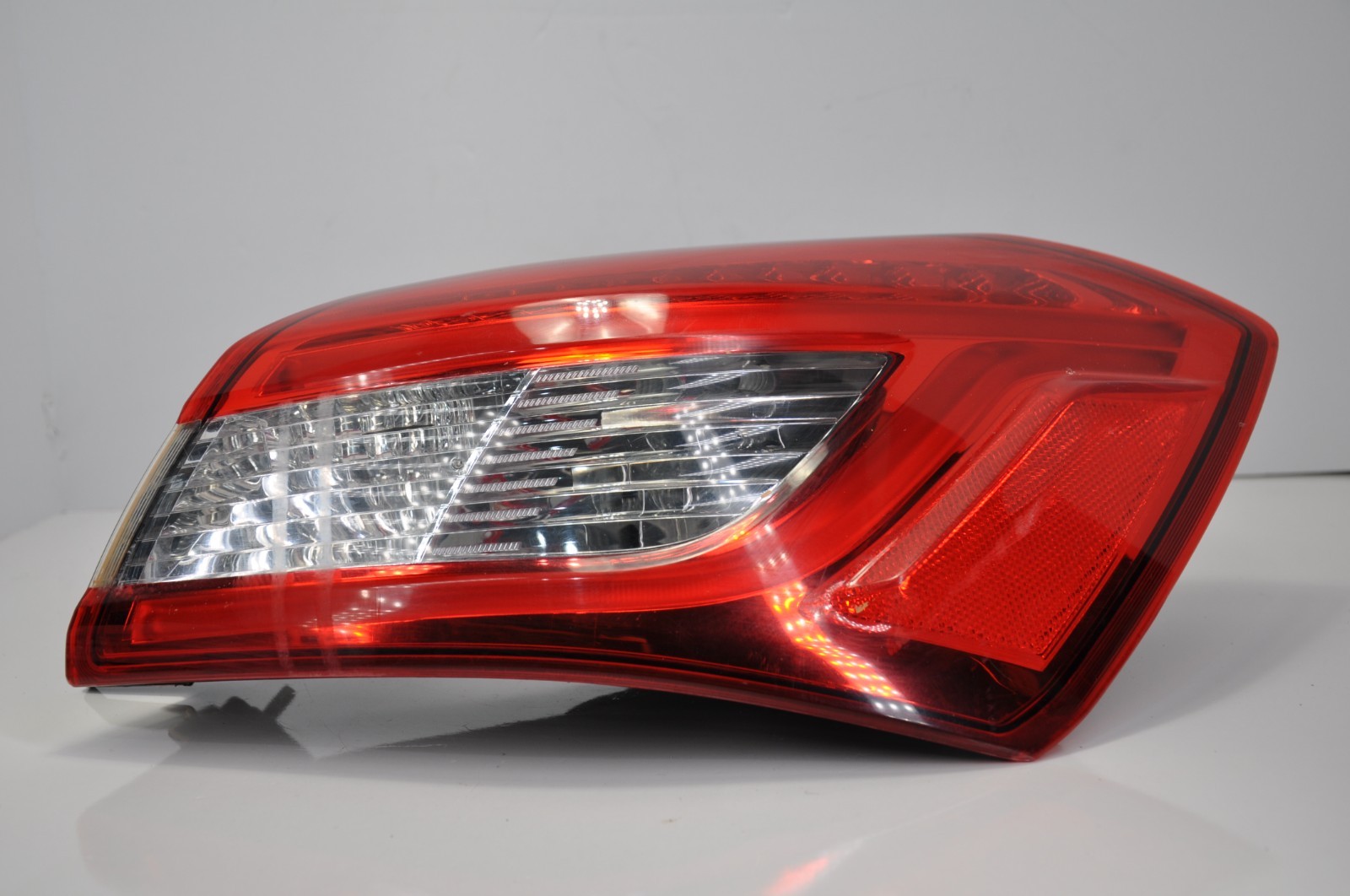 Maserati Ghibli 2014-2020 RIGHT+OUTER Tail light P/N 670008481