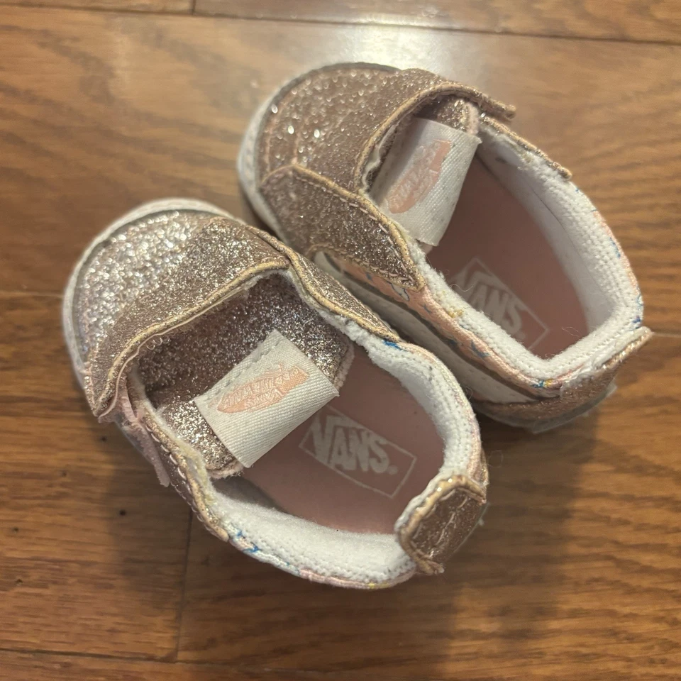 Vans Rosa Brillante Bebé Niña Zapatos Sin Cordones Bebé Niña Regalo Talla 1 Usado en Excelente Condición Rosa Brillante Foto 2 de 4