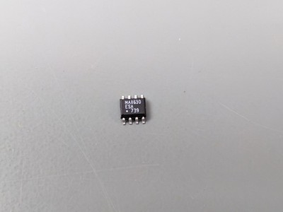 Maxim MAX630ESA Boost Switching Regulator IC Positive Adjustable SMD