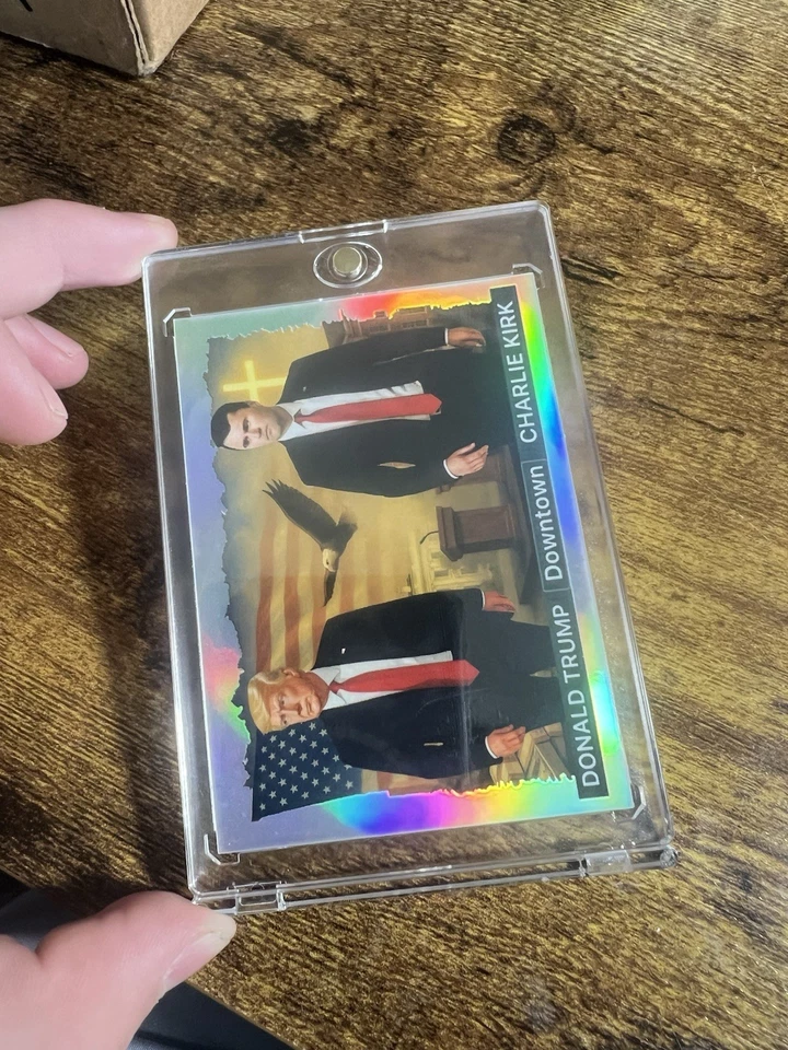 Tarjeta personalizada 2025 Dual Duos Downtown Donald Trump Charlie Kirk EE. UU. no automática MAGA Foto 2 de 3