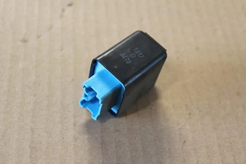 1998 1999 2000 LEXUS LS400 POWER SEAT RELAY 85880-40050 - Image 2 of 4