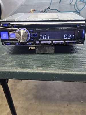 Alpine CDE-153BT CD/Bluetooth USB Single DIN Receiver