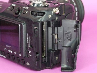 Sony Cyber-Shot DSC-F828 8.0MP 7X Zoom Super HAD CCD Digital