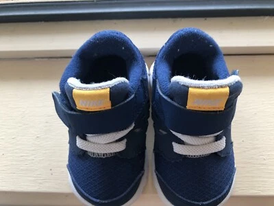 navy blue nike toddler shoes