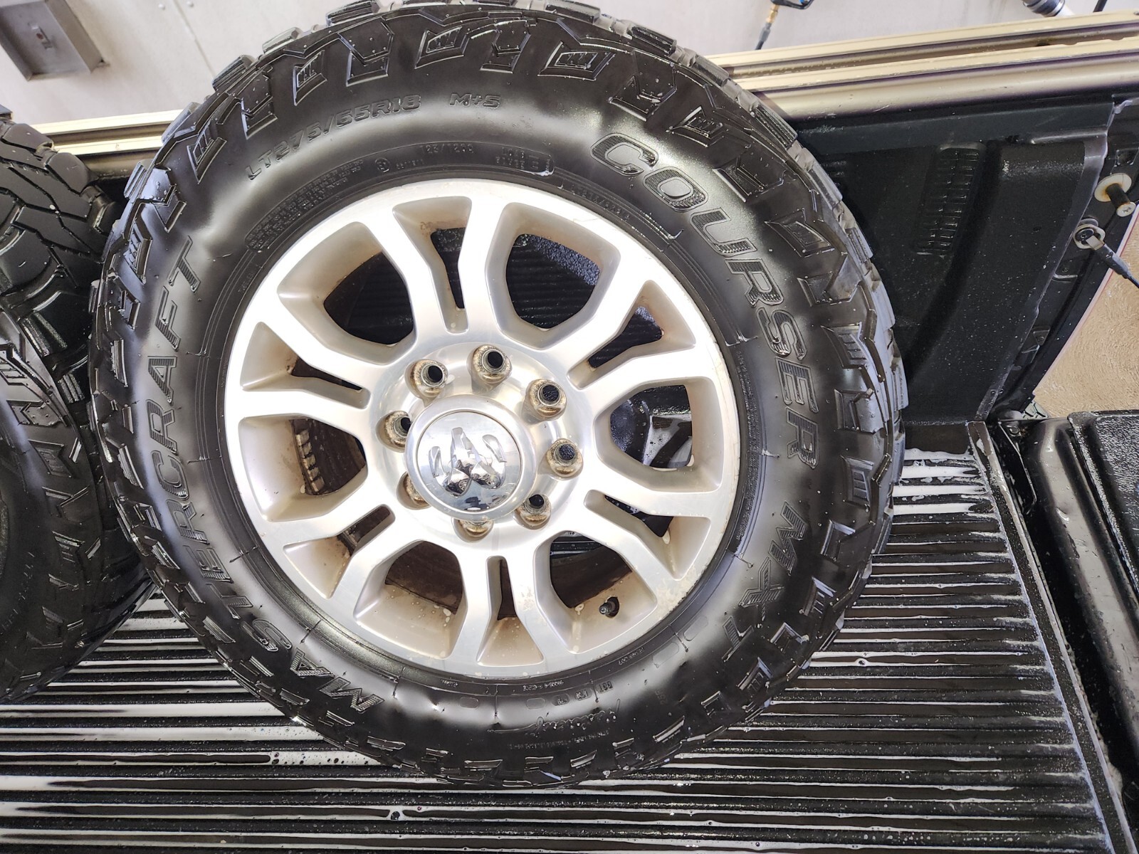 Dodge Ram 2500 3500 18" Factory Wheel Rim 2013 2014 2015 2016 OEM 2476