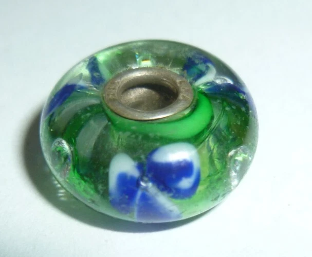 TROLLBEADS Fantasy Orchids LAA 925S Bead Violeta Iris Foto 3 de 4