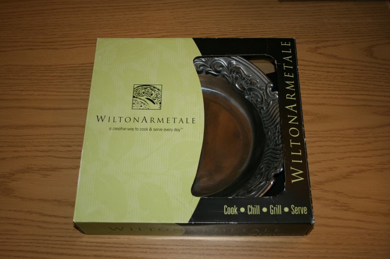 New WILTON ARMETALE Viceroy Pewter Round Chip & Dip Set NIB #372094