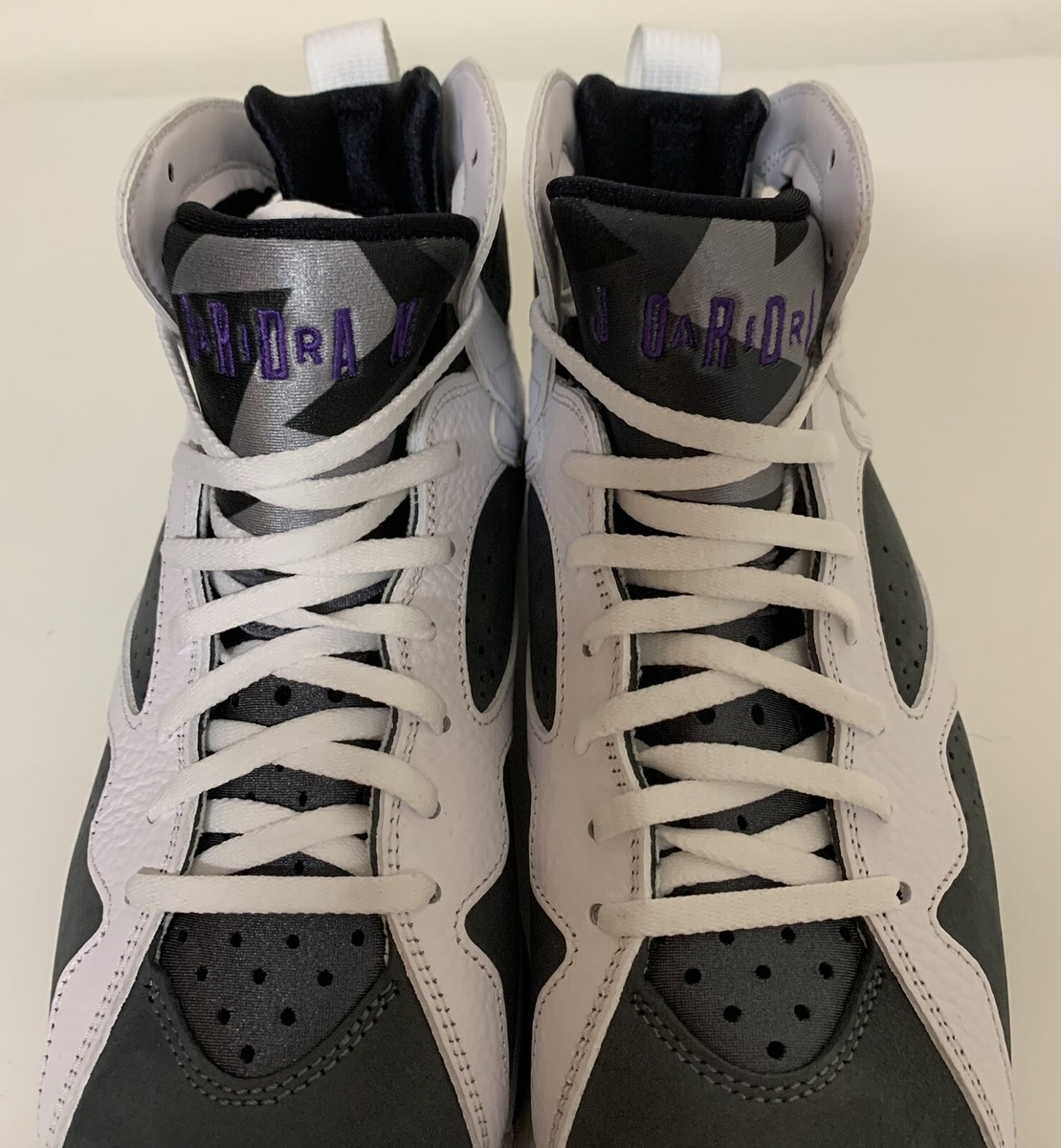 Nike Air Jordan Retro Flint Mens Sz White Varsity Purple Grey