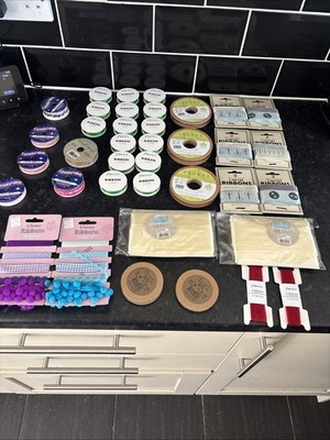 Großes Konvolut bunte Bänder Rollenpackungen Rollen Neu Restposten Paperchase etc 1