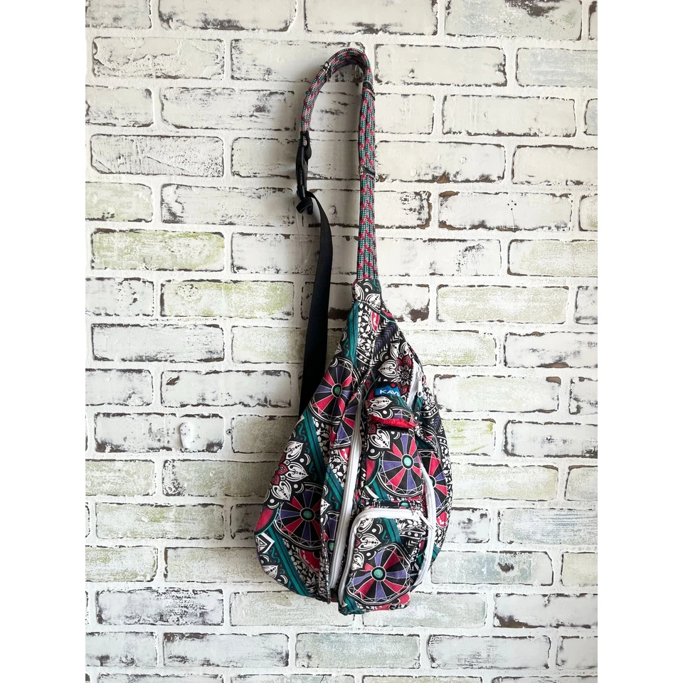 Bolsa lateral Kavu estampa multicolorida usada  - Imagem 2 de 4