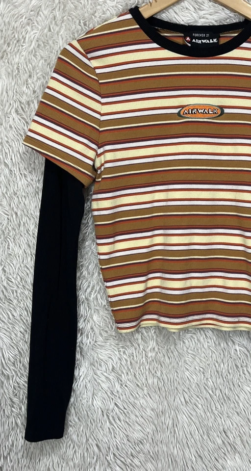 Top pulóver corto a rayas Forever 21 Airwalk para mujer manga larga grande multicolor Foto 3 de 4