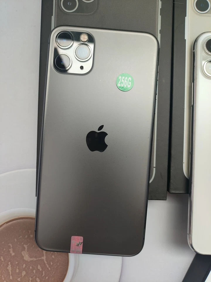 Excellent Apple iPhone 11 Pro Max - 64GB 256GB 512GB -  (Unlocked)  (CDMA + GSM) - Image 4 of 4