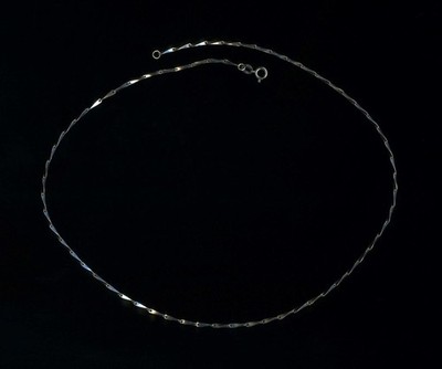 18K 5,51 Gramm massives Weißgold 18'' verdrehter Stab Glieder Anhänger Halskette Kette-PL