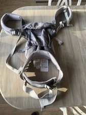 Ergobaby Gray Baby Carrier Buckle Closure Size Adjustable Infant Toddler- Clean