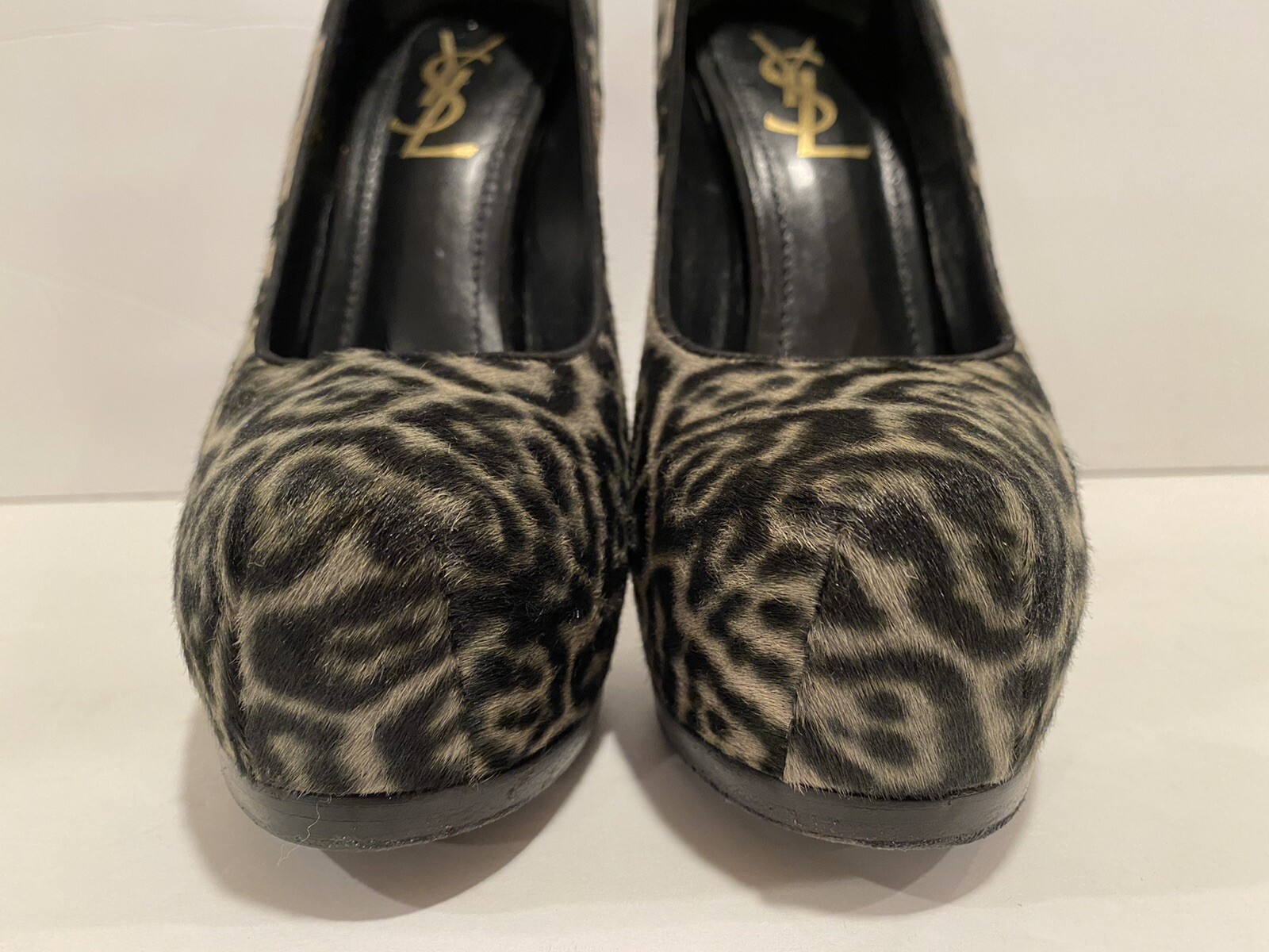 Décolleté per capelli YSL Yves Saint Laurent Tribtoo Pony grigio leopardato 37 5 7 7 5 $795