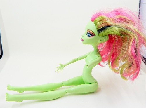 Monster High Venus McFlytrap Gloom And Bloom Nude Doll Missing Arm - Picture 8 of 8