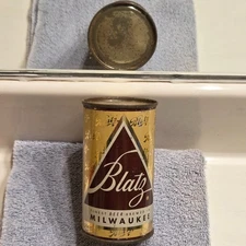 1950s BLATZ Beer, flat top beer can, Milwaukee, Wisconsin B/O