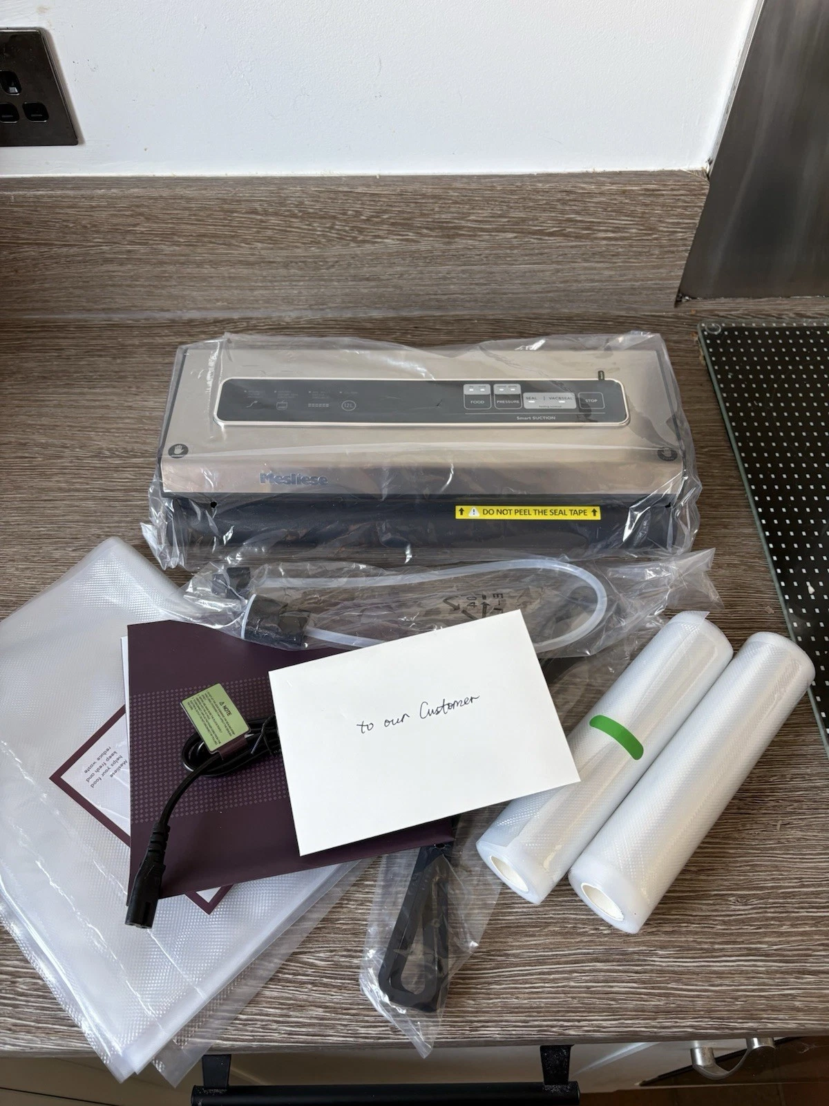Mesliese Vacuum Sealer 90Kpa 6-in-1 Food Saver Machine Dry Moist Modes, 220V
Opens in a new window o
