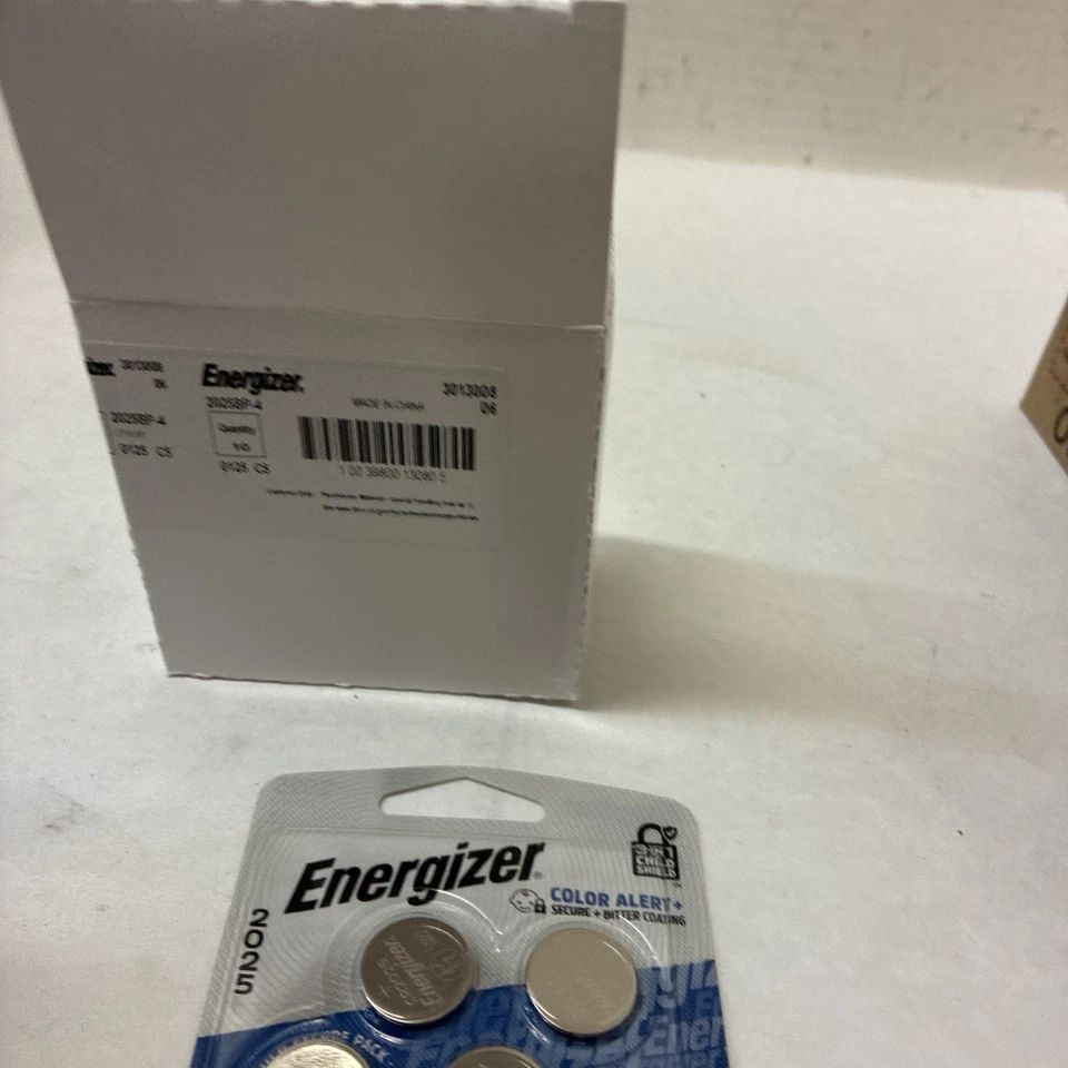 ENERGIZER Batteries 2025 Qty 10 Packs (40 Batteries ) - Image 3 of 4