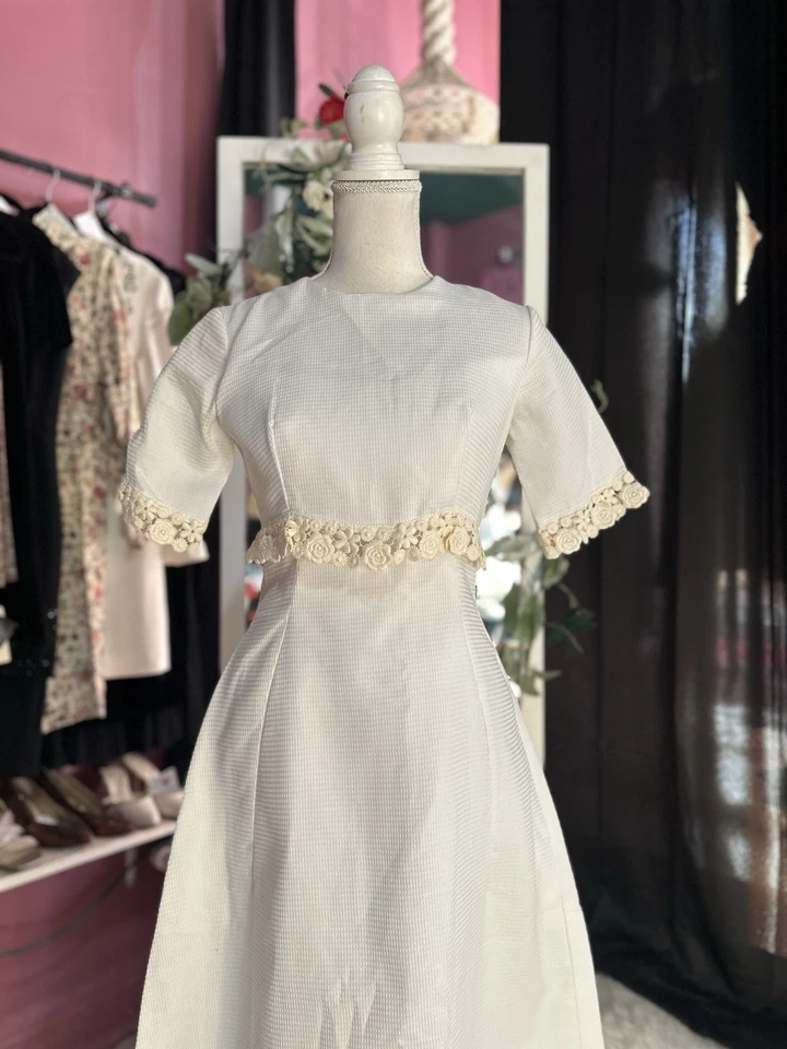 Vintage 60s Wedding Dress White Pique Cotton Lace Veil Train A Line XS/S - Image 3 of 4