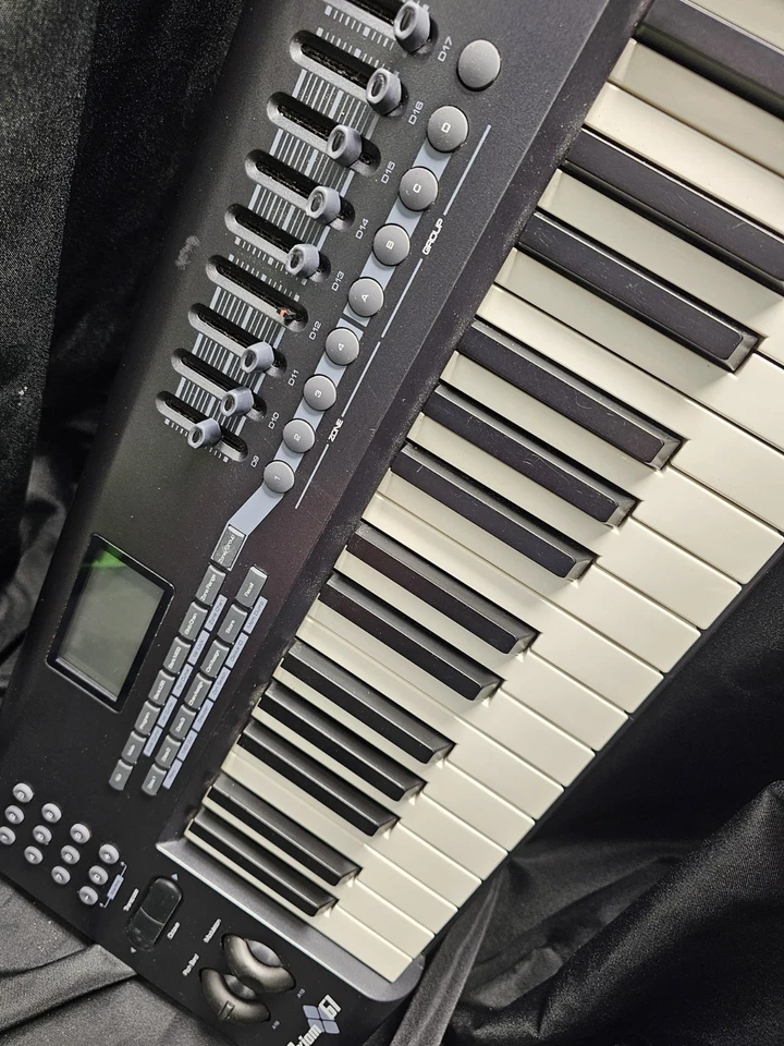 M-AUDIO Midi Controller Axiom 61 (2nd Generation) in gutem, gebrauchtem Zustand - Bild 3 von 3