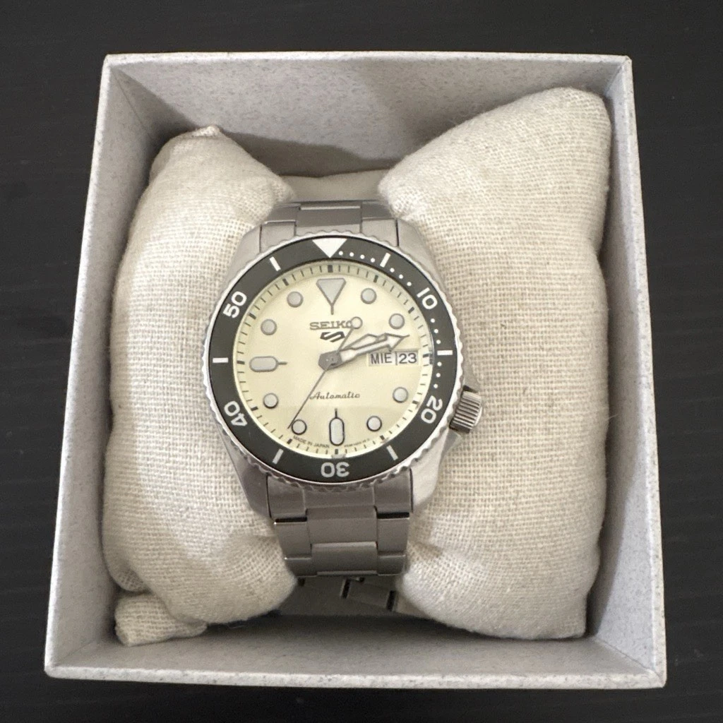 Seiko Mechanical (Automatic) 100 m (10 ATM) Water Resistance