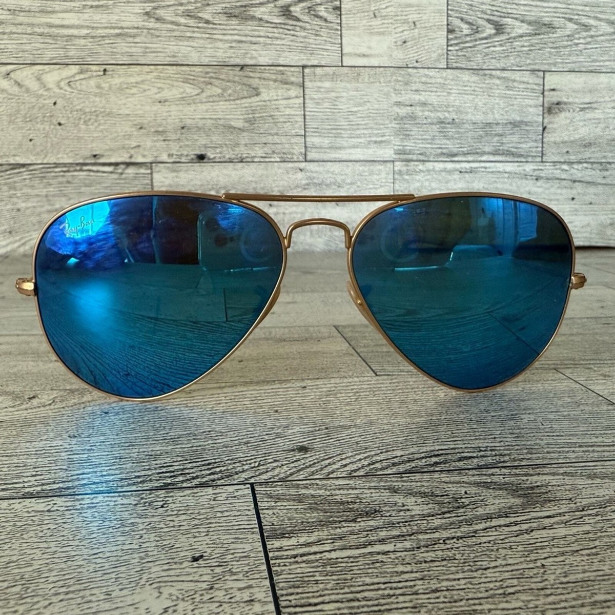 Ray Ban Blue Polarized Aviator Flash Sunglasses with Gold Frame with Case Ray Ban Aviator 58mm Flash Mirror Blue / Matte Gold RB 3025  main image 2