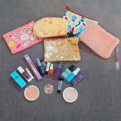Gift bag :highlighter, primer etc  ofra, too faced, smashbox bare minerals