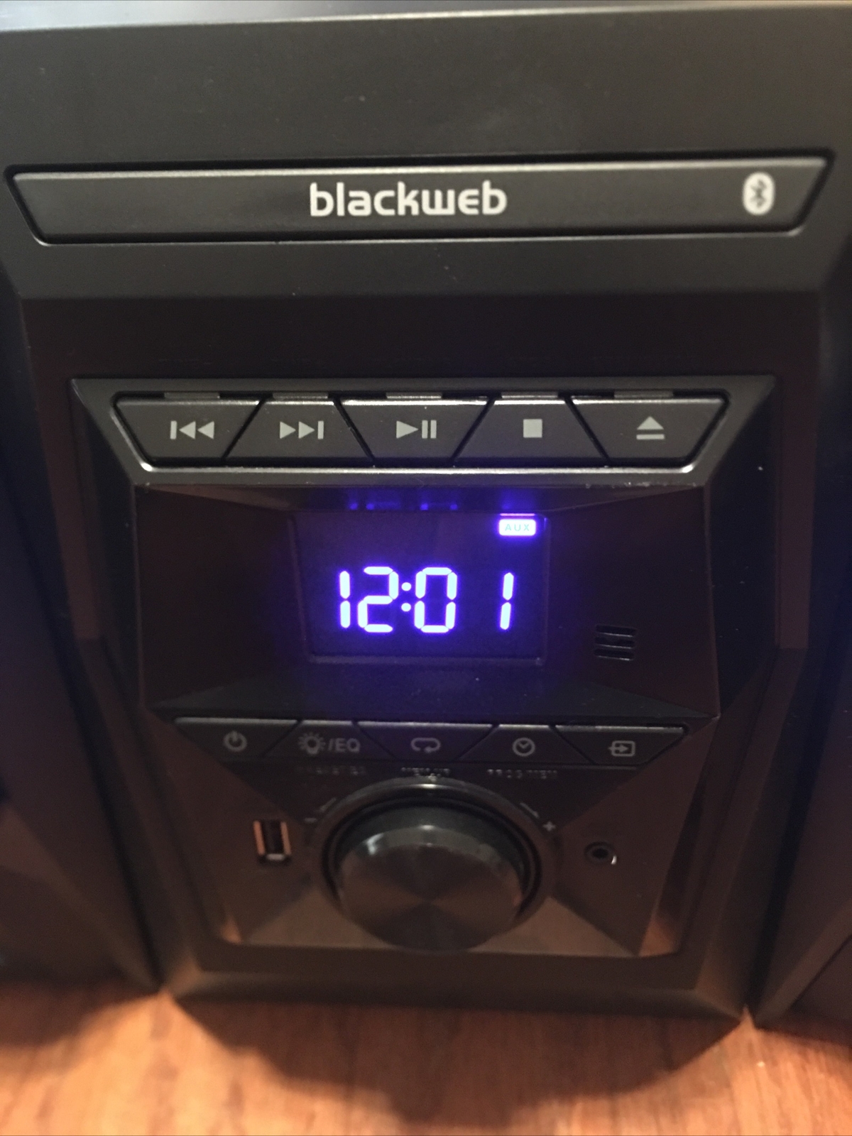 Blackweb BWA17AA005 Bluetooth CD Stereo 