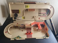 Vintage 1979 Hot Wheels City Service Center Sto N Go Garage Gas Station Playset