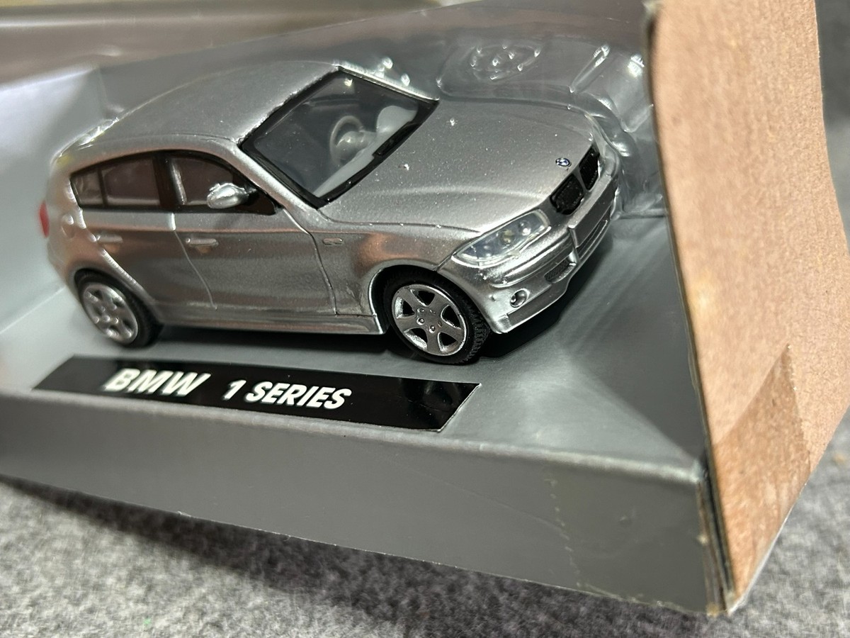 Bmw Serie Series E87 E 87 Escala 1/43 Metal Nuevo Ray
