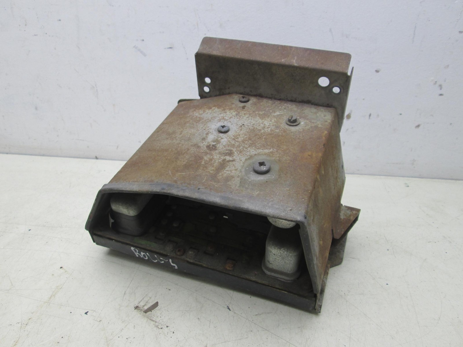 Rolls Royce Silver Shadow Bentley T1 relay mounting box circuit board (USED)